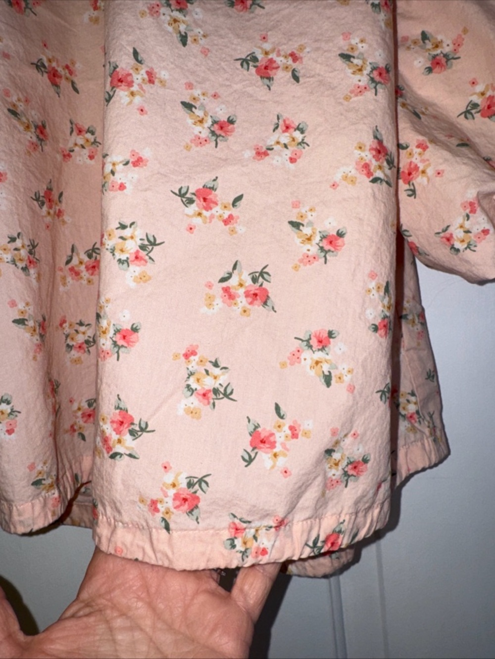 Women's Pink Floral Puff-Sleeve Blouse - Picture 3 of 7